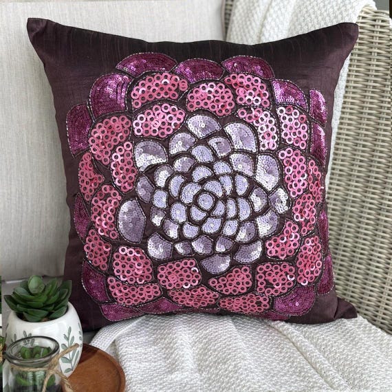 紫色の花柄刺繍座布団 Interior Accessories Cushion / Cushion 【公式 紫色の花柄刺繍座布団 Interior Accessories Cushion / Cushion 【公式