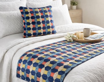 Camino de cama de terciopelo cortado al ras (tamaño king/queen/individual) con estampado geométrico y funda de cojín a juego. Decoración para dormitorio - Estampados azules.