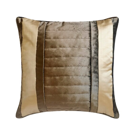 VELVET QUILTED PASSPORT COVER SAND VELVET QUILTED PASSPORT COVER SAND