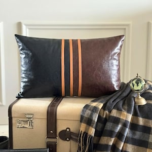 Svart/brunt konstläder, lapptäckemönster, modernt örngott till ländryggen - Leather Rover