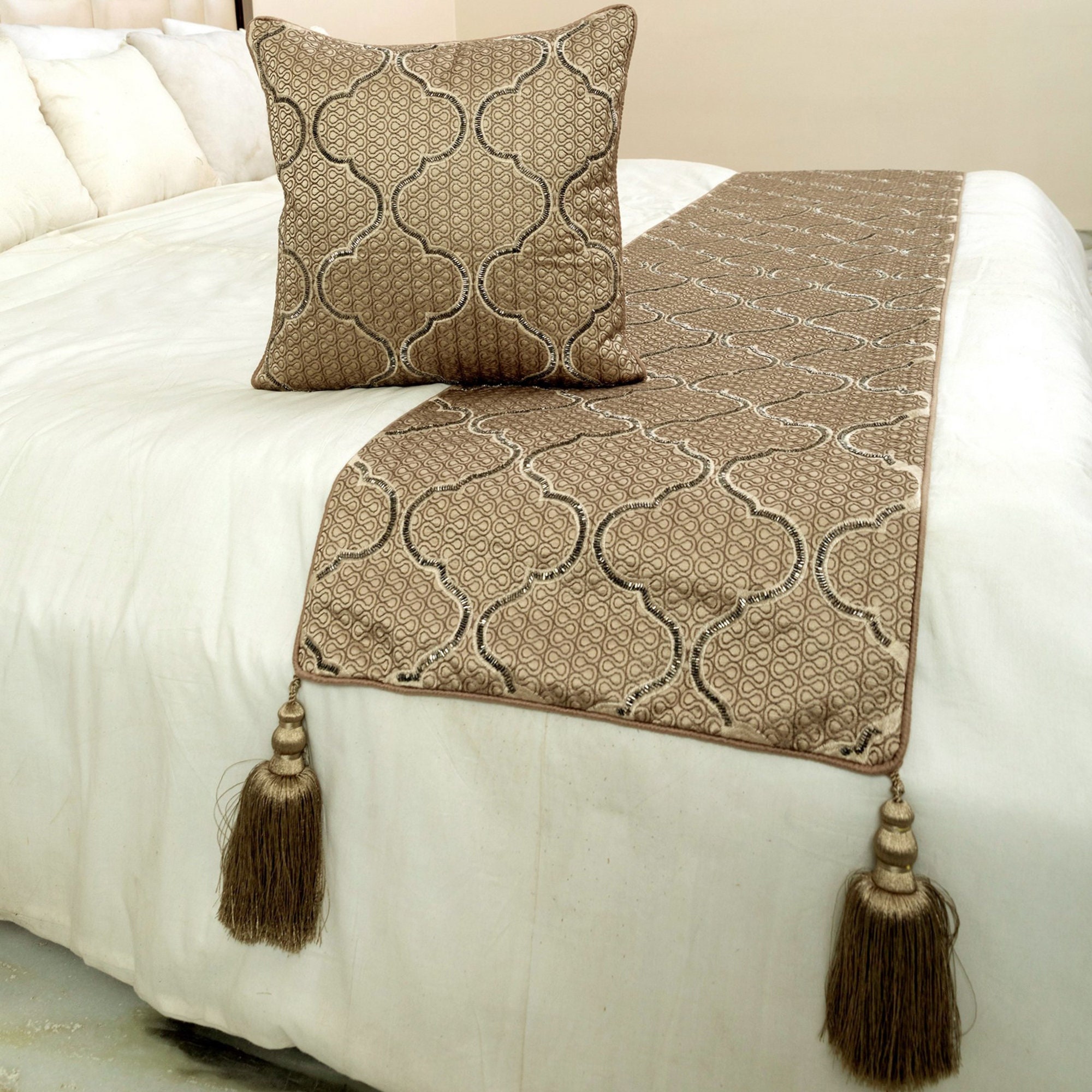 Bed runners and matching pillows cheap