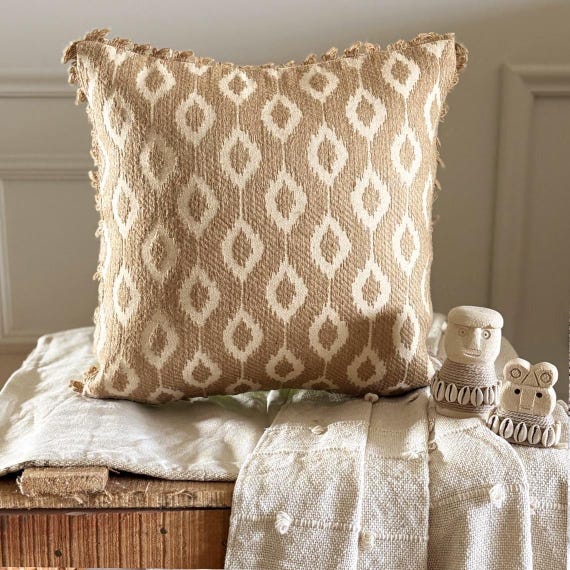 Beige Jute Ikat Muster Zeitgenössische Jute mit Spitze Dekokissen - Tatami