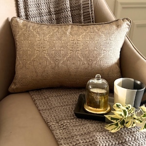 Luxury Jacquard Lumbar Pillow Cover, Antique Gold Damask Oblong Cushion Cover Contemporary Bedroom Pillow Cover - Golden Aura