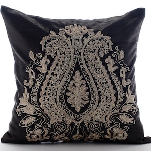 Decorative Charcoal Gray Couch Pillow Cover 16&quot;x16&quot;, Velvet Pillow Cases Vintage Couch Cushion Damask traditional Style - Magestic Gold
