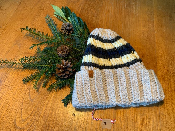 One of a Kind Beanie in Size M - Stay Warm and Cozy With  display picture 1