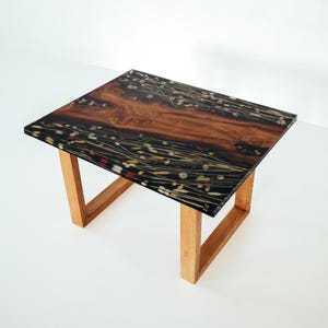 Live Edge Resin Table, Handmade Resin Flower Table, Custom Resin Table for Living Room, Coffee Epoxy Flower Table, Modern Resin Dining Rable