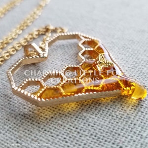 Dripping HONEY HEART Honeycomb bee Golden Stainless Steel Hypoallergenic Necklace