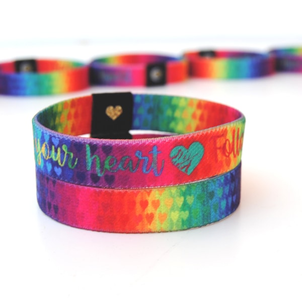 Follow Your Heart Wristband - Positive Affirmation Rainbow Wristband. Wendbares elastisches Armband. Regenbogen Armband. Mantra Armband
