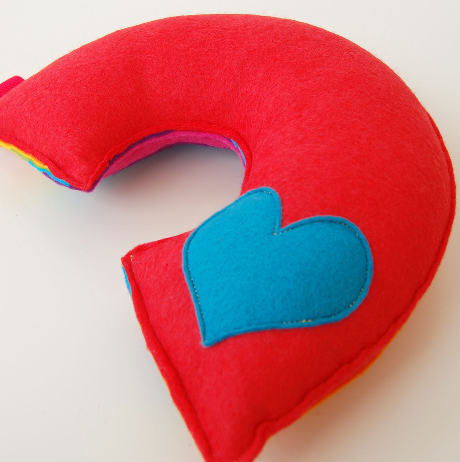 rainbow cuddly toy