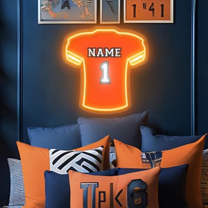 Placa de neon para camisa de futebol personalizada - Decoração personalizada para sala de esportes, Arte de parede com camisa de time de LED em estilo vintage, Presente para fãs de futebol