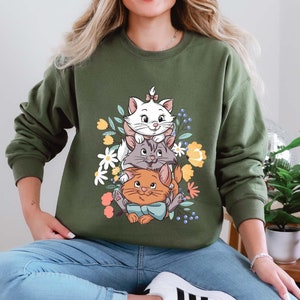 Vintage 70s The Aristocats Floral Flower Sweatshirt, Berlioz Toulouse Marie, Disney Cats Sweatshirt, Disneyland Hoodie, Magic Kingdom