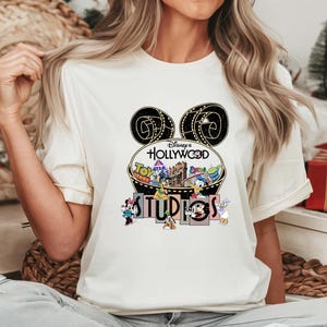 Chemise Comfort Colors® Disney's Hollywood Studios, chemise Mickey et ses amis Disney, T-shirt famille Disney, chemise personnages Disney