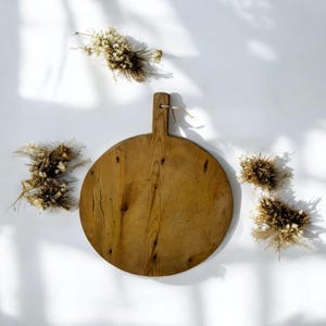 Vintage Wooden Cutting Board: Primitive Charcuterie Tray (17.3 x 13.7 in)
