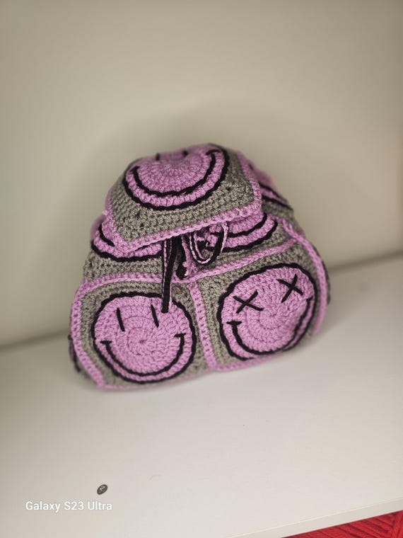 Crochet Mini Smiley Face Granny Square Backpack - Etsy display picture 2