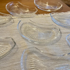 Set of 8 Vintage 60&#39;s Val St.Lambert Cresent Salad/ Hor&#39;s D&#39;oeuvre/Bone Dishes