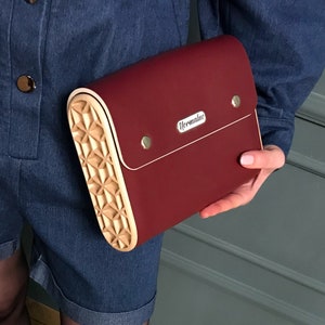 BORDEAUX LEATHER CLUTCH, leather bag, leather and wood bag, shoulder bag, handle bag, red bag