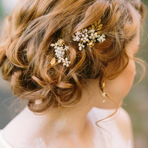 Pearl Hair Pin Set of 3 with Pearl Flowers, Crystals and Gold Leaves, Bridal Hair Pins, Pearl Hair Comb Set, Ready to Ship image 3