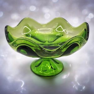Vintage Viking Green Glass Six Petal Compote Candy Dish, 1960&#39;s Retro Footed Candy Dish, Green Swing Glass Compote Bowl, MCM Green Art Glass