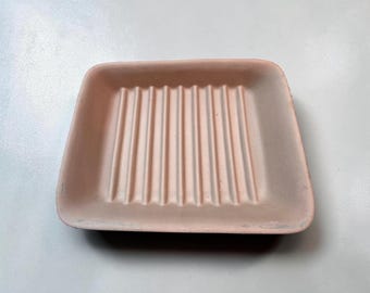 PAMPERED CHEF 9"X 6.75" X 1.75" USA #5152 Ridged Stoneware Bacon Meatloaf Pan