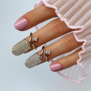 Adjustable Nail Ring With Crystals | Fingertip Ring – Elegant Nail Statement Jewelry in Gold or Silver – Glam Bling Accessory – Gift for Her