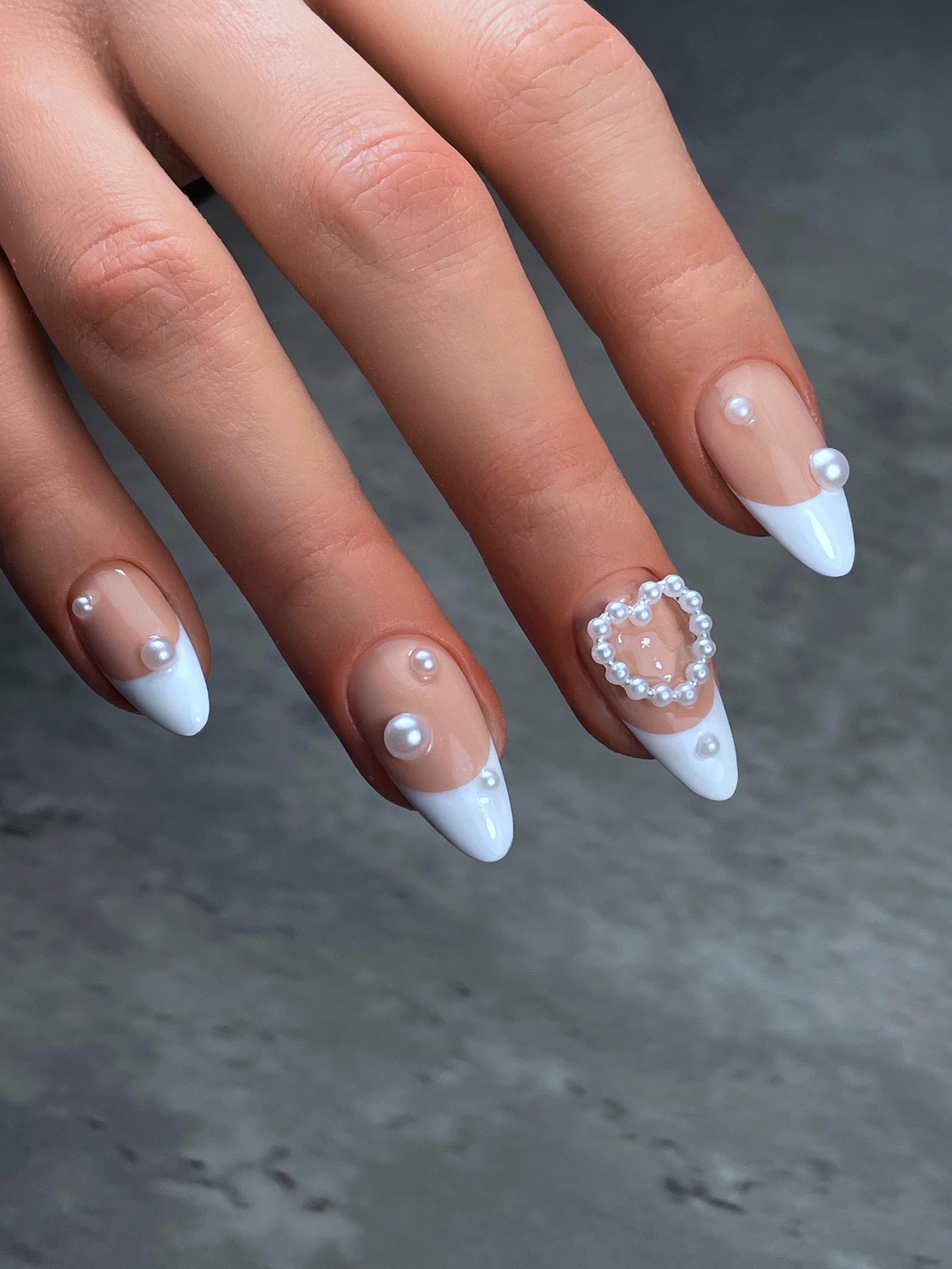 Chic Pearls for Your Wedding Nails