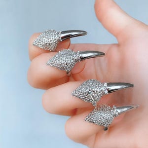 Silver Nail Claw Ring – Gothic Finger Armor for Cosplay or Costume – One Size Only