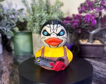 Horror-Themed Rubber Duck with Chainsaw Wielding Maniac Design - Halloween Decor & Unique Gift