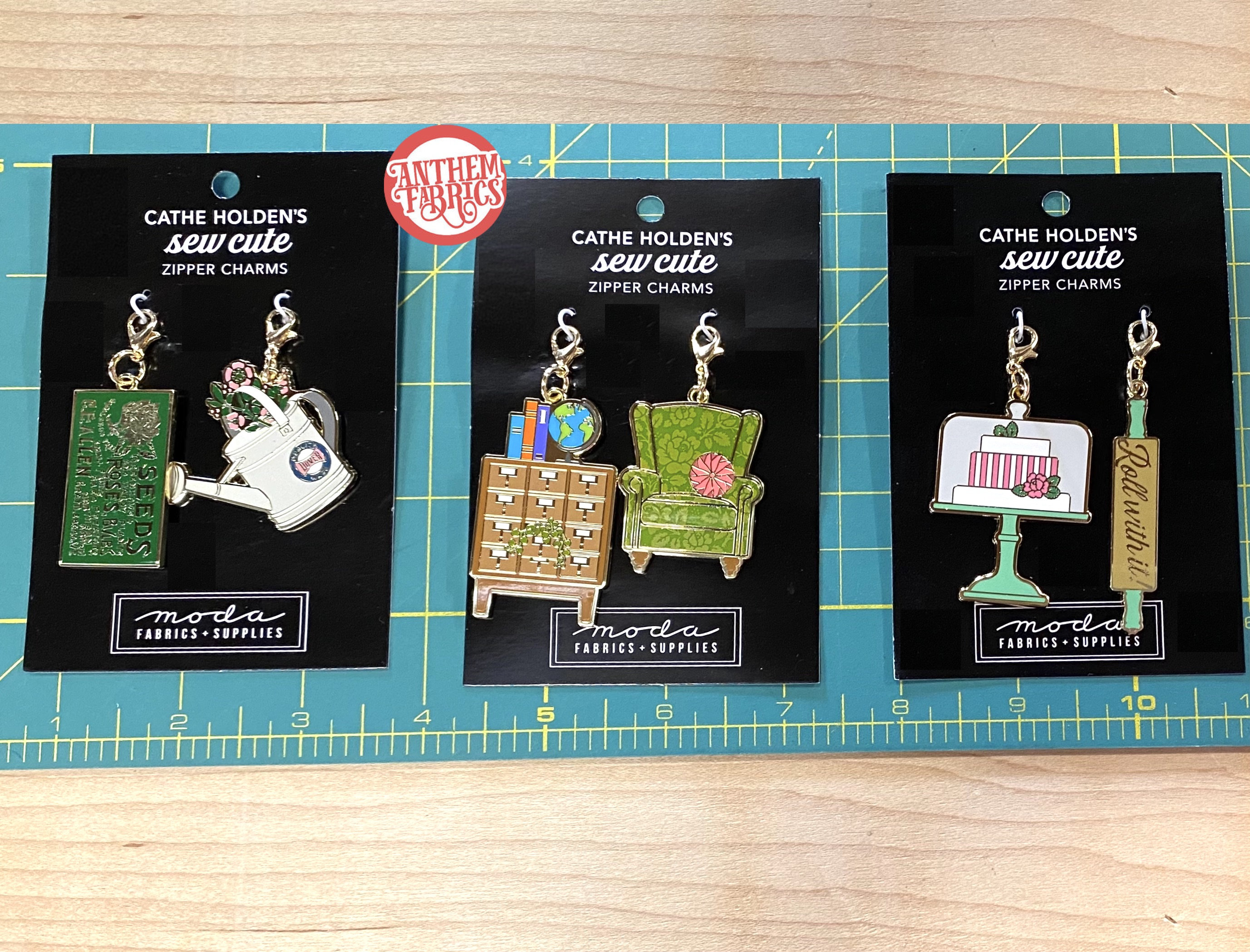 Cathe Holden - My first 5 sets of zipper pull charms by