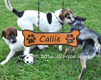 Nombre de perro de madera personalizado para mascotas al aire libre, complemento de hueso de perro, hueso de perro con huellas de patas, letreros de madera JG, letrero de Camping tallado en Etsy Callie