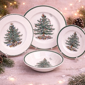 Juego de 4 vajillas graduadas de gres Spode y Cuthbertson con forma de árbol de Navidad