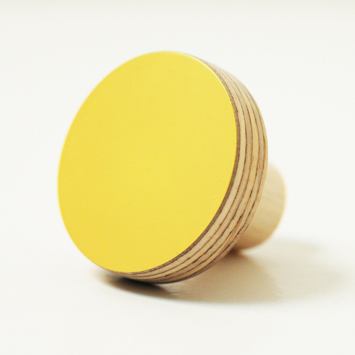 Boutons Jaune Citron - Boutons de Meubles Inspirés Par La Couleur et Les Formes Du Bauhaus