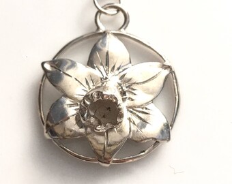 Sterling silver Daffodil pendant