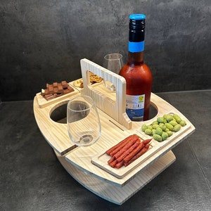 Mesa de vino plegable con portabotellas, mesa de vino de picnic, mesa de picnic grabada con portabotellas y espacio para servir, regalo de bienvenida