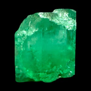 Raw emerald crystal from colombia, natural green emerald rough, uncut collector crystal, colombian emerald mineral, 2.5 carat emerald