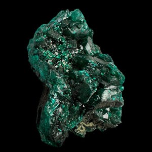 Amas de cristaux de dioptase naturelle du congo, dioptase verte sur matrice, spécimen minéral de collection pour espace de méditation de décoration intérieure ou cadeau