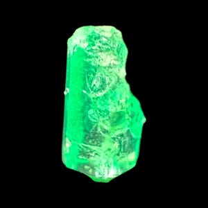 Raw colombian emerald crystal, high clarity green beryl, uncut terminated emerald, natural rough crystal for collectors and gifting