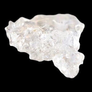 Cristallo di pollucite inciso proveniente dal Pakistan, campione di minerale naturale trasparente, cristallo di litio