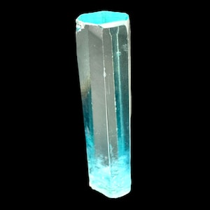 Aquamarine crystal natural blue aquamarine raw aquamarine crystal vietnam aquamarine clear aquamarine crystal mineral specimen