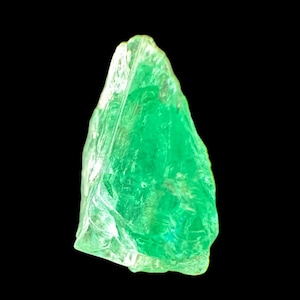 Raw colombian emerald crystal, green beryl from el sufrimiento mine, 1.8ct natural uncut emerald, rare etched crystal for collectors