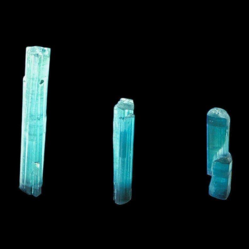 Cristal de turmalina azul natural, turmalina en bruto para la fabricación de joyas, cristal para engarzar en alambre para diseños de colgantes imagen 1