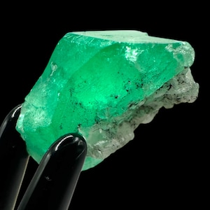 Raw emerald crystal natural green emerald rough from colombia uncut emerald specimen natural emerald crystal for collectors