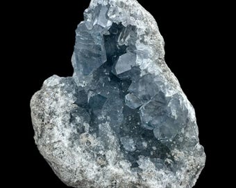 大きな深い青色のセレスタイトジオード：マダガスカル産水晶クラスター