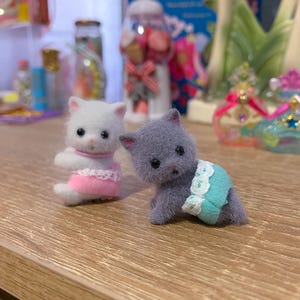 ggsdolls Finds: Epoch Sylvanian Families Lot of Baby Kitties x2