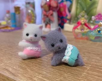 ggsdolls Finds: Epoch Sylvanian Families Lot of Baby Kitties x2