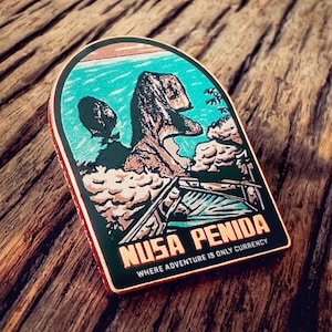Pin de esmalte duro de Bali – Pin de playa Kelingking, insignia de viaje de esmalte duro de Nusa Penida, regalo de viaje para mochila o chaqueta