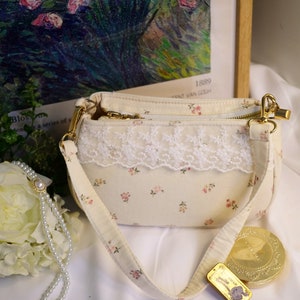 Amelia Handtasche - Handgemachte Leinen Umhängetasche - Ästhetische Vintage Blumen Tasche - Geschenk für Sie - Brautjungfer - Reisetasche