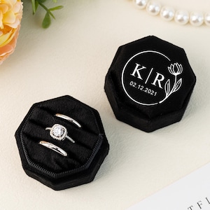 Caja de terciopelo personalizada con triple ranura para anillos, regalo para el Día de la Madre, caja para anillos de compromiso, caja para anillos de boda, caja para anillos de propuesta, caja para anillos con monograma