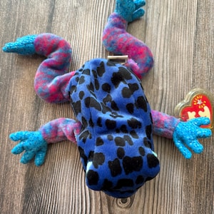 Ty Beanie Baby Retired 2000 Dart the Frog Plush Tag Errors