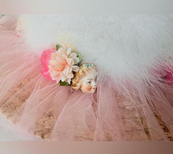 Vintage Marie Antoinette Style White Feather Pink… - image 4