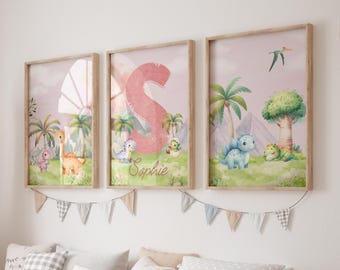 Set di 3 stampe artistiche da parete personalizzate con dinosauri per la cameretta dei bambini/stampa con dinosauri per bambine/cartello con nome personalizzato per la cameretta dei bambini/regalo stampabile per la cameretta dei bambini/decorazione per la cameretta dei bambini